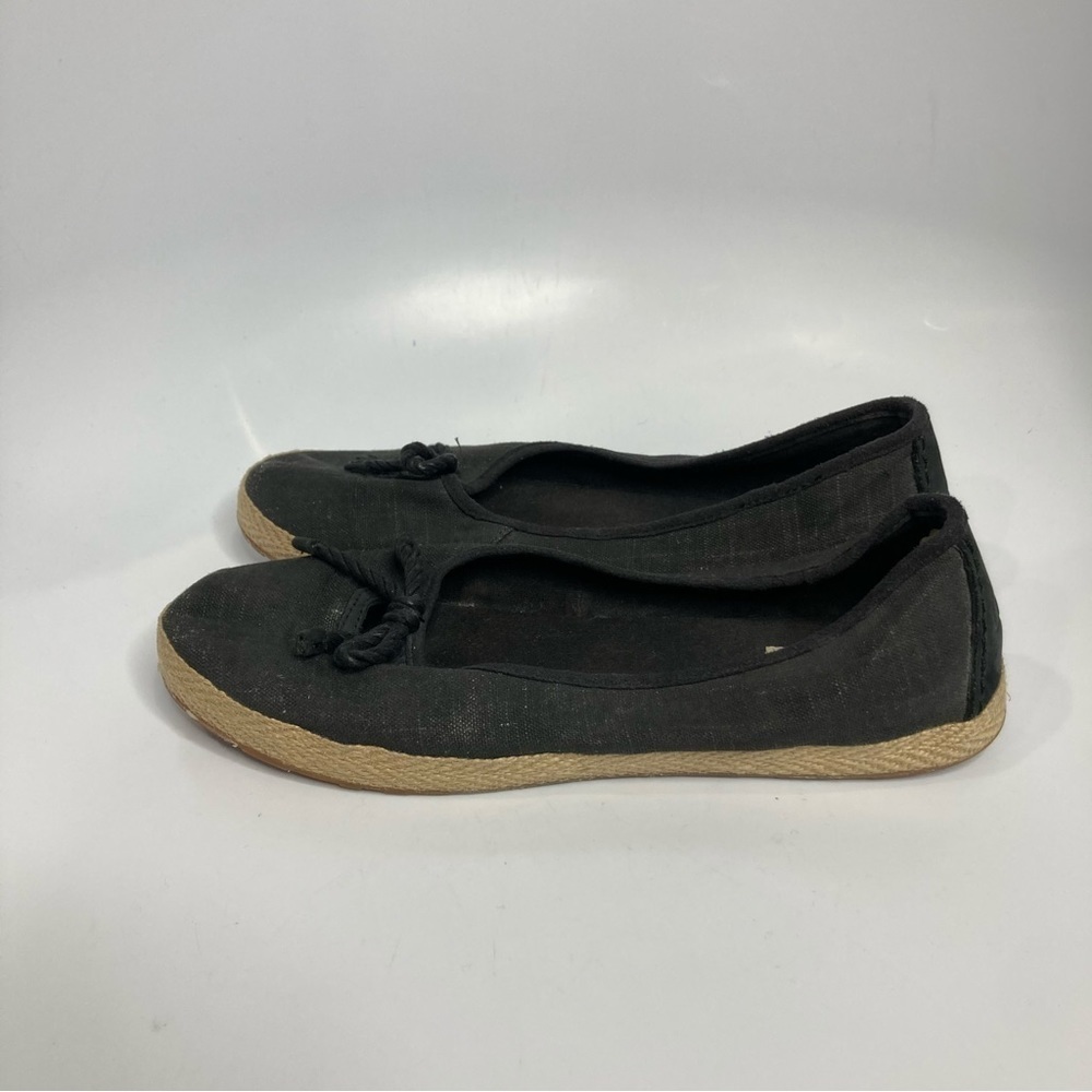 UGG espadrille flats‎ size 9.5